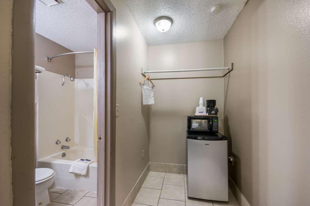 Americas Best Value Inn Woodward At 8Th St Quarto foto